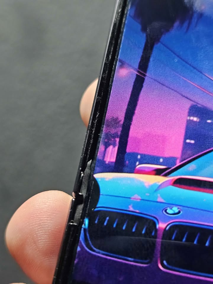 Vendo Samsung Z flip 5 libre 256gb 8ram minimo detalle manchita , NO PERMUTO