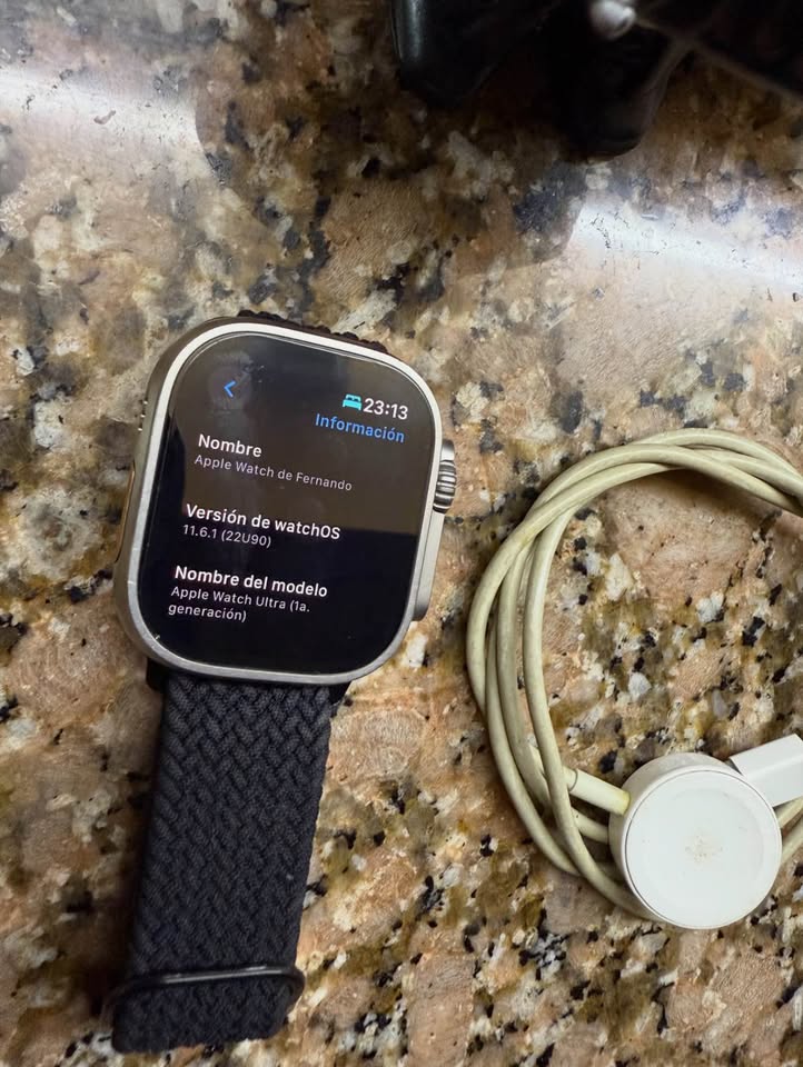 Applewatch Ultra 1. Con su respectivo cargador. 2 mayas. Inmaculado. 93 de batería. Con hidrogel.