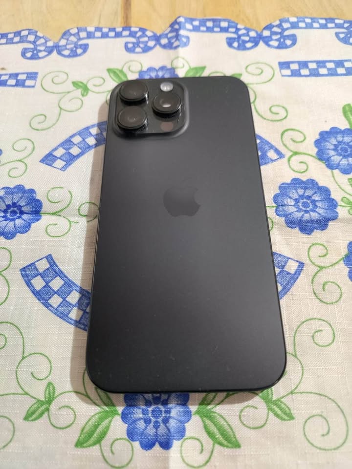 Vendo o permuto iPhone 16 pro Max 256 en caja igual a nuevo.