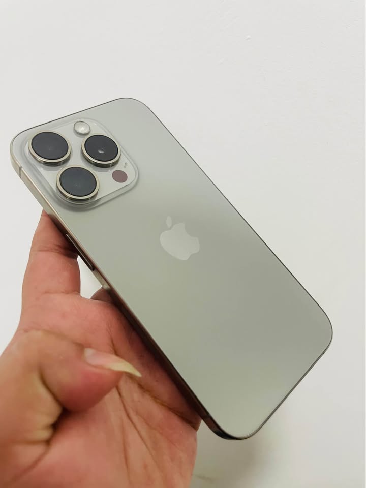 iPhone 15 pro 128 GB 🔋85% Libre ✅