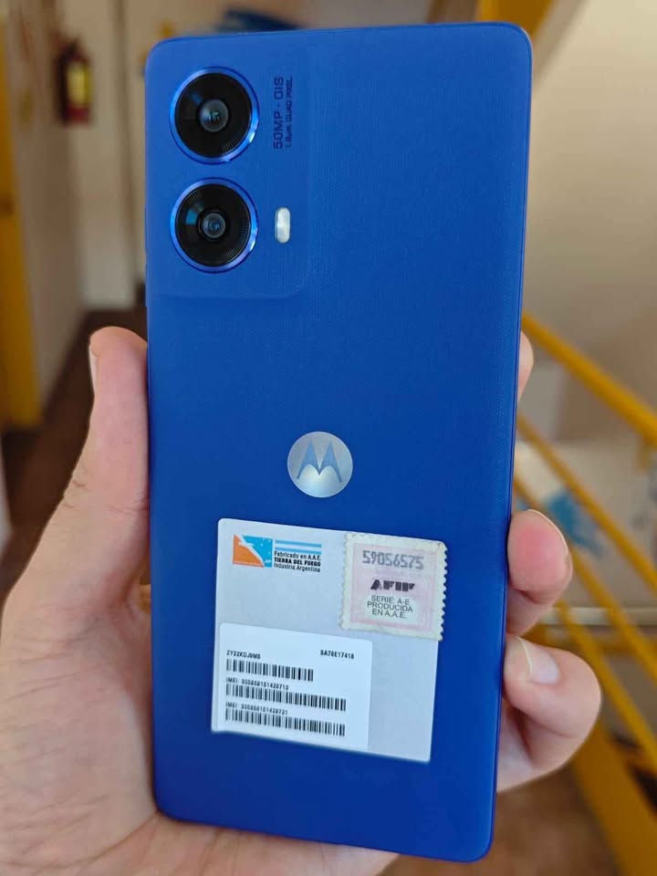 Moto G85 5G de 256 GB y 8 de RAM. Libre de fabrica. Excelente estado!
