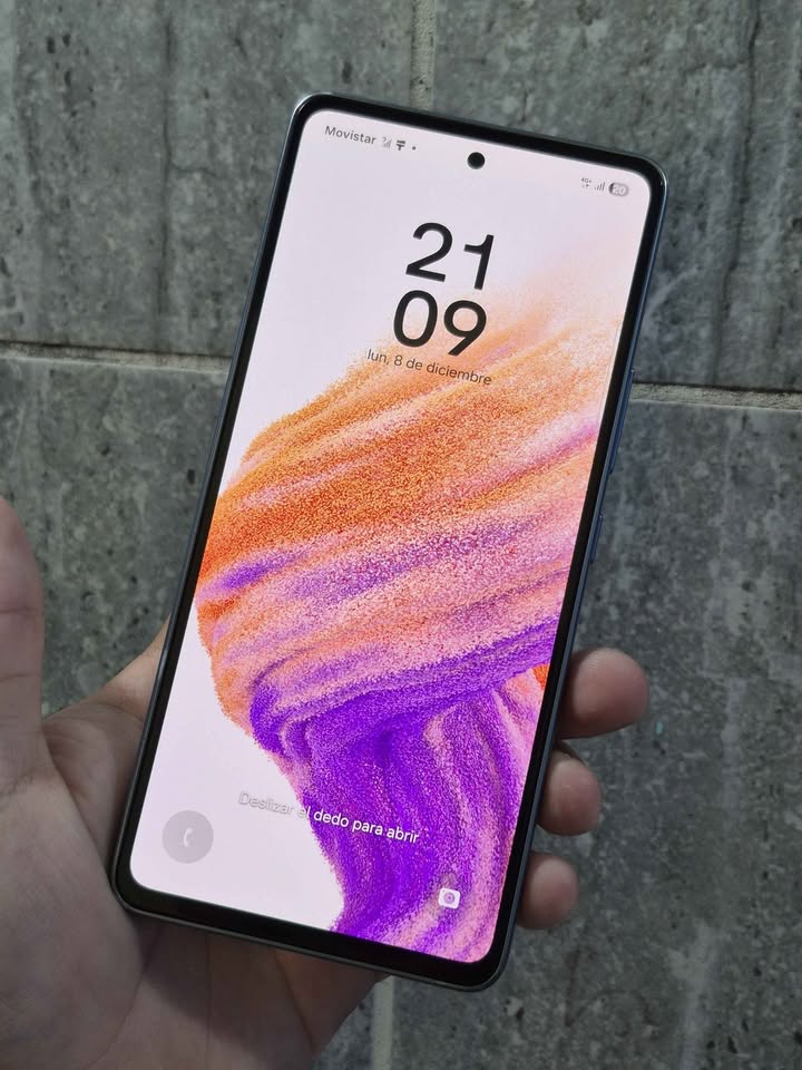 Samsung A53 5g Libre para cualquier compañía 128gb de almacenamiento y 6gb de ram