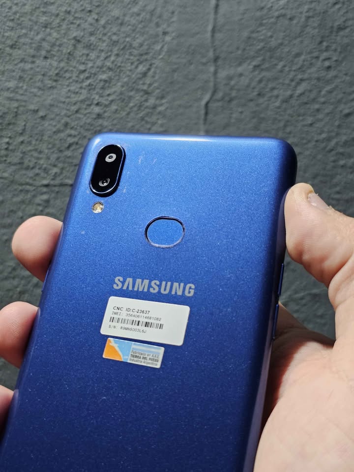 Vendo Samsung A10s libres 32gb huella , NO PEMRUTO .