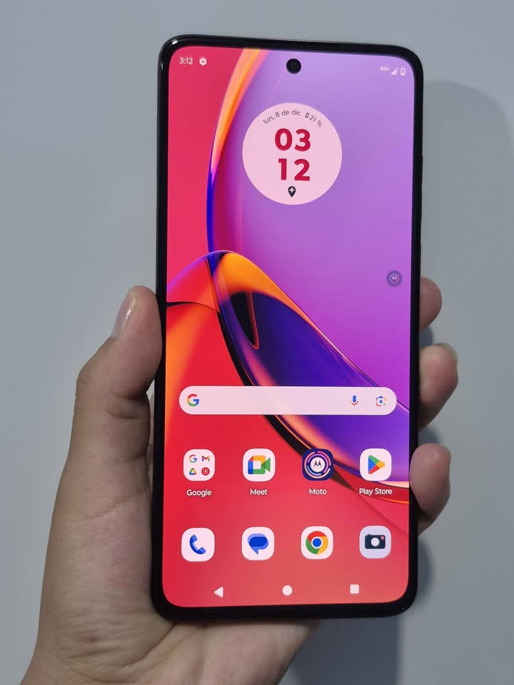 Motorola G84 5G Libre De Fábrica Para Cualquier Empresa 256gb De Almacenamiento 8gb De Ram