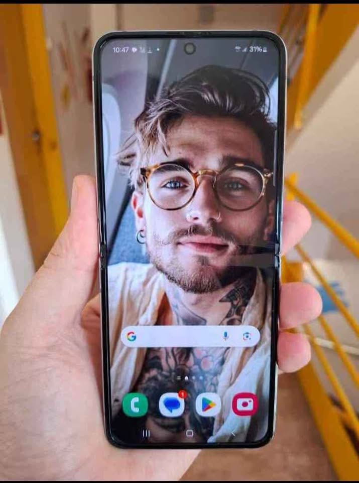 Samsung Z Flip 3 de 128 gb y 8 de ram. Con NFC. Libre para todas las empresas. Excelente estado!