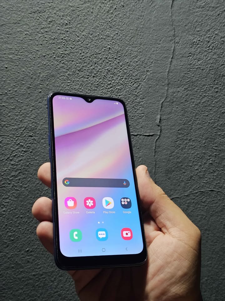 Vendo Samsung A10s libres 32gb huella , NO PEMRUTO .