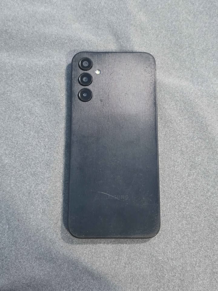 Samsung A14 Libre para cualquier empresa 128gb De Almacenamiento y 4gb De Ram
