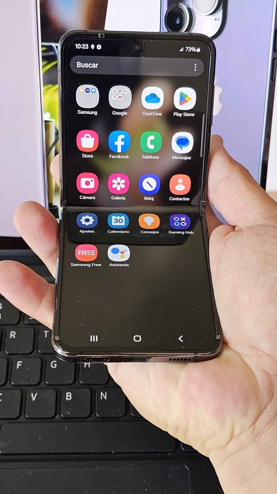 Vendo Samsung Z flip 4 libre 128gb 8ram NUEVO , NO PERMUTO