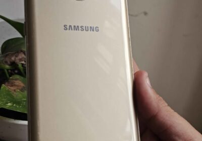 Vendo Samsung A7 2017 libre 32gb 3ram huella nfc , NO PERMUTO