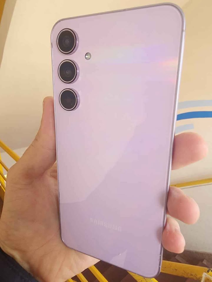 Samsung A55 5g Con ESIM de 256 gb 8 ram. Excelente estado! Con NFC!