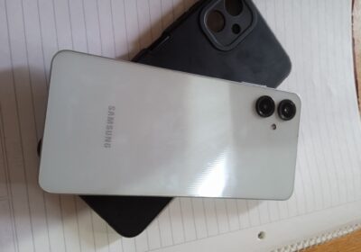 Samsung a06 liberado , sin detalles ,128 GB y 4 de ram , funda y vidrio templado , liniers y puntos de encuentro $130 mil