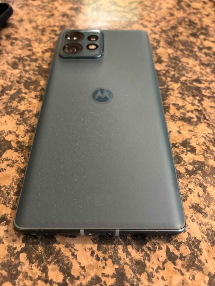 PERMUTO MOTO EDGE 40 PRO