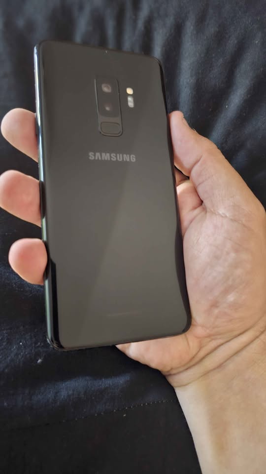 Vendo Samsung S9 plus libre 64gb 6ram huella facial nfc , NO PERMUTO.