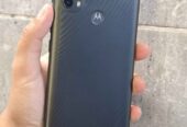 Motorola E40 Libre de fábrica para cualquier compañía 64gb de almacenamiento y 4gb de ram
