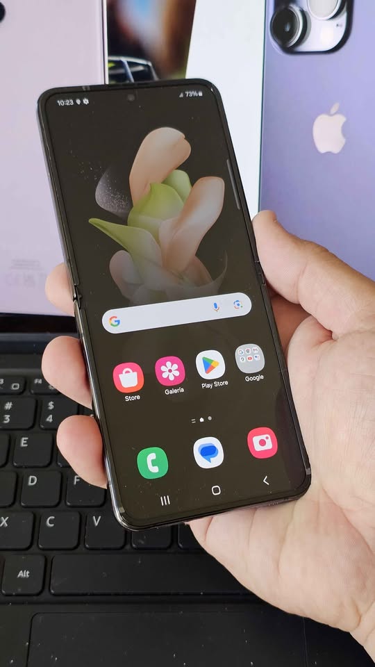 Vendo Samsung Z flip 4 libre 128gb 8ram NUEVO , NO PERMUTO