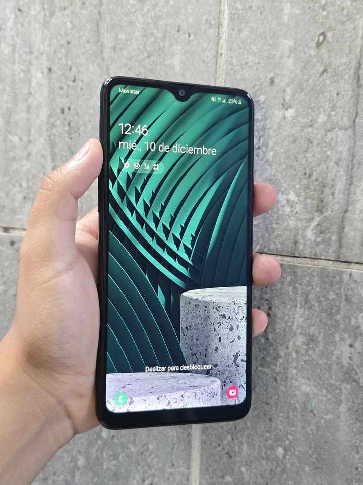 Samsung A20s Libre De Fábrica Para Cualquier Compañía 32gb de almacenamiento 3gb de ram