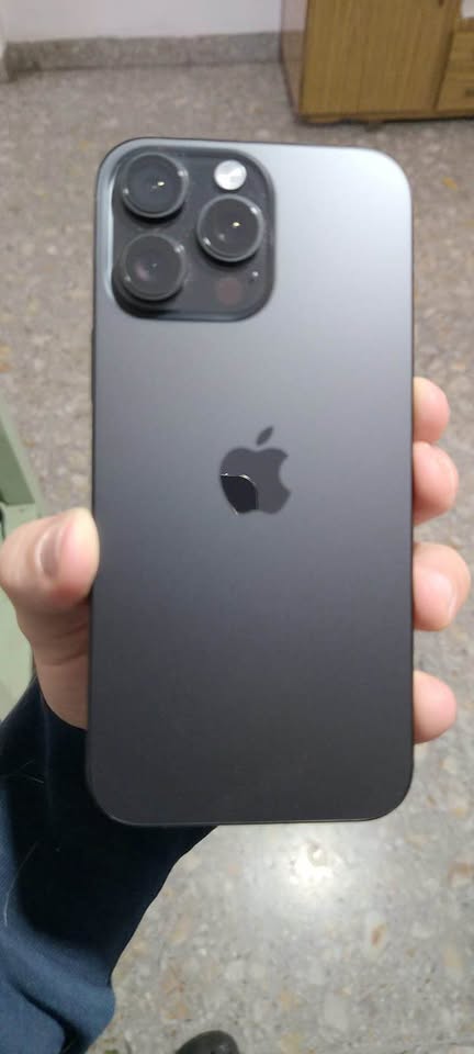 iPhone 16 Pro Max 256 completo en caja c/nuevo sim y esim