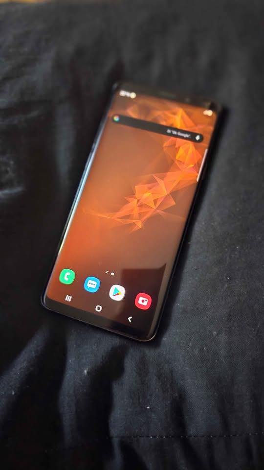 Vendo Samsung S9 plus libre 64gb 6ram huella facial nfc , NO PERMUTO.