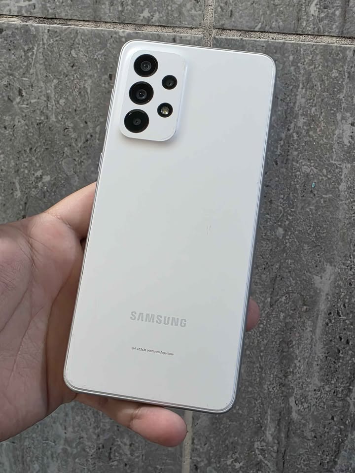 Samsung A33 5g Libre para cualquier compañía 128gb de almacenamiento y 6gb de ram