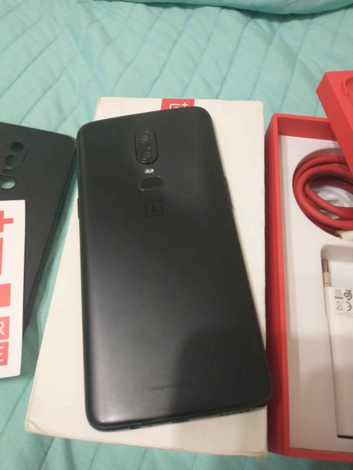 Oneplus 6 de 128gb y 8gb ram vendo o permuto completo con todo