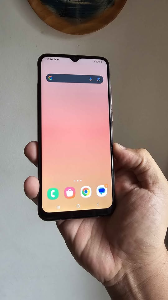 Vendo Samsung A04e libre 32gb 3ram huella , No permuto.