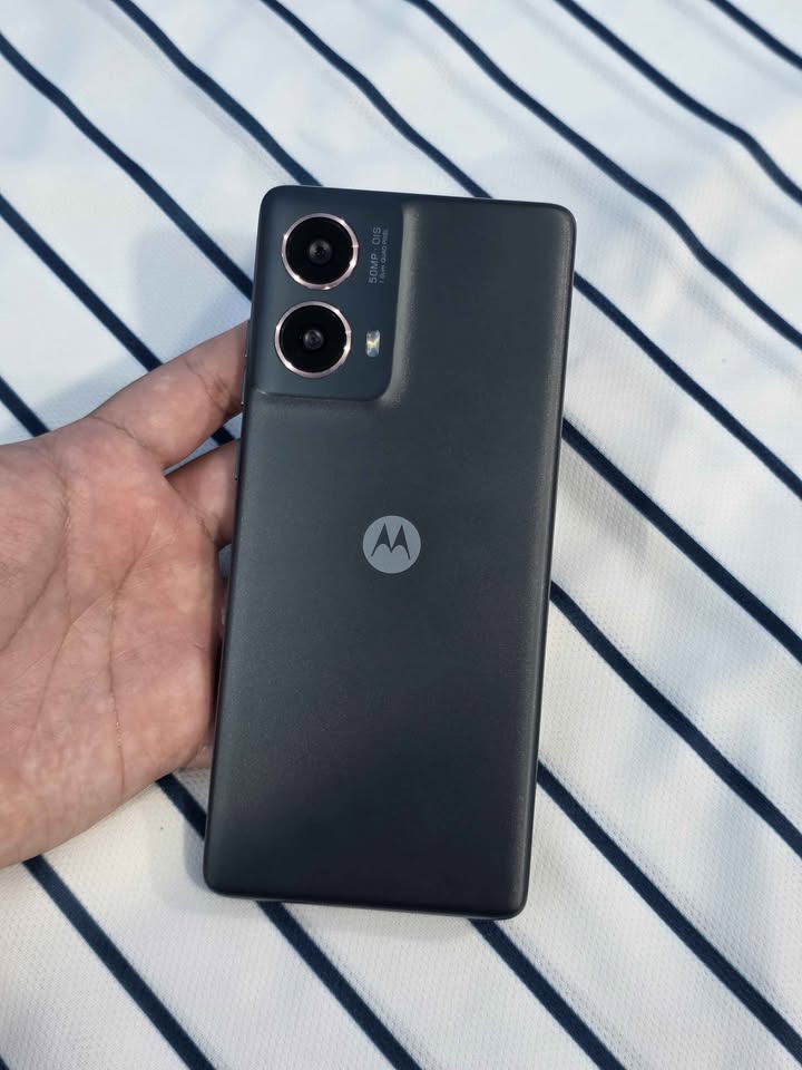 Motorola G85 5g. Libre Esim. 256gb De Almacenamiento, 8gb De Ram.