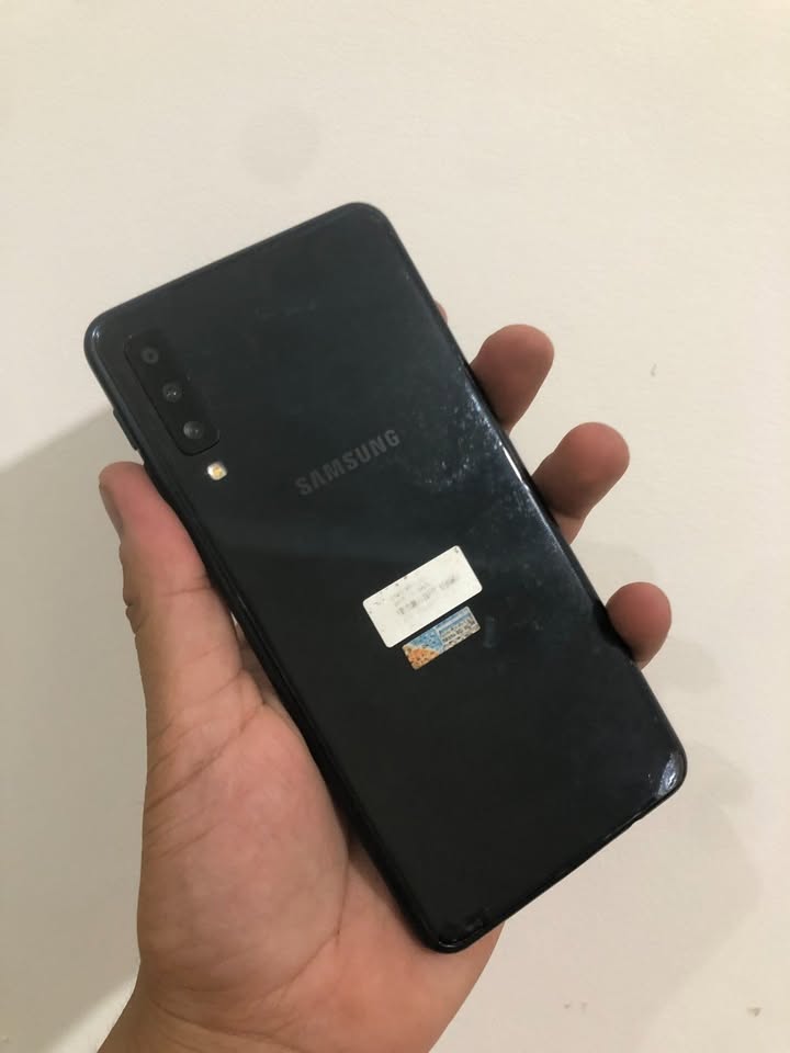 SAMSUNG A7 2018 64 GB