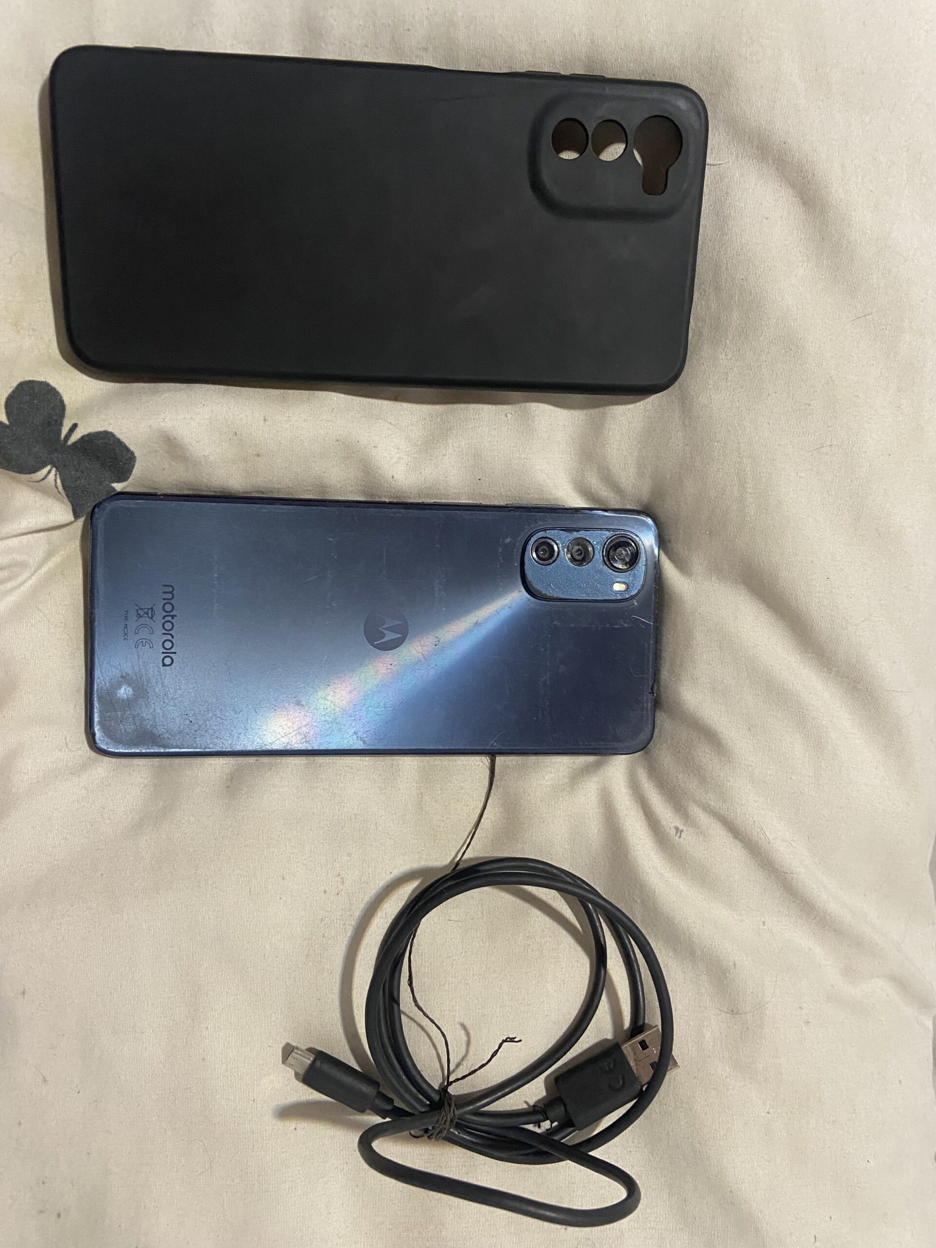 Vendo Motorola E32 4.0gb libre NO PERMUTO