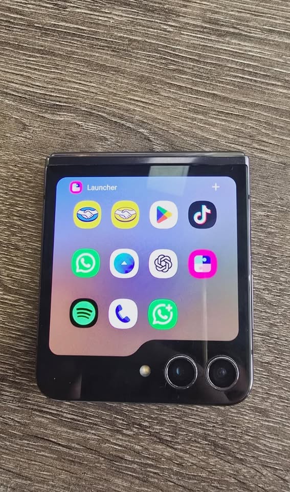 Z FLIP 5 VENDO PERMUTO