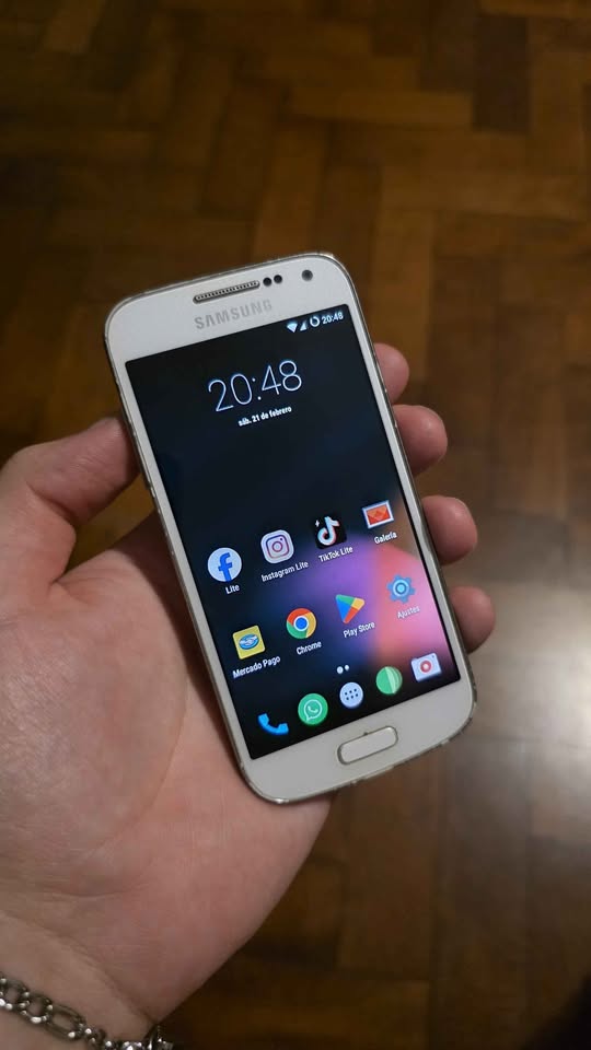 SAMSUNG GALAXY S4 MINI PARA MOVISTAR 8GB ANDROID 7 EN BUENAS CONDICIONES