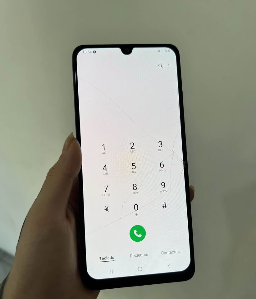 Samsung A32 (detalles estéticos)