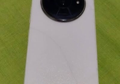 vendo Redmi A3 de 128Gb 4Ram anda un lujo trae accesorios 75mil.pido escucho ofertas razonables Se p