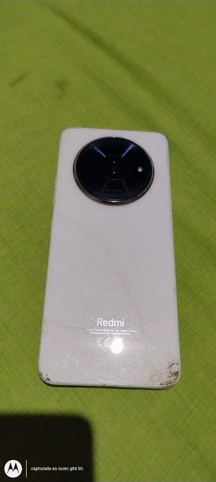 vendo Redmi A3 de 128Gb 4Ram anda un lujo trae accesorios 75mil.pido escucho ofertas razonables Se p