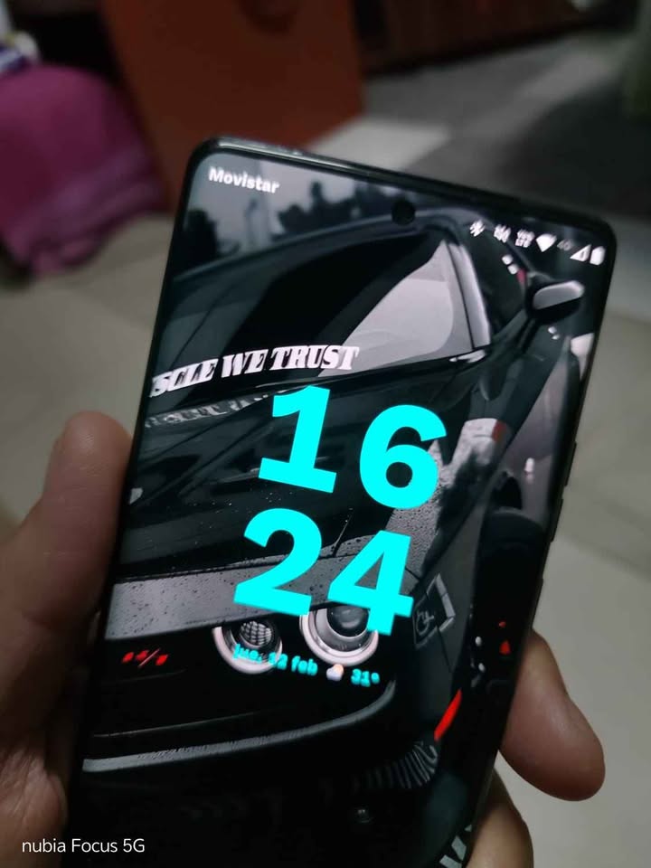 Vendo o permuto edge 40 pro libre de esim leer descripción