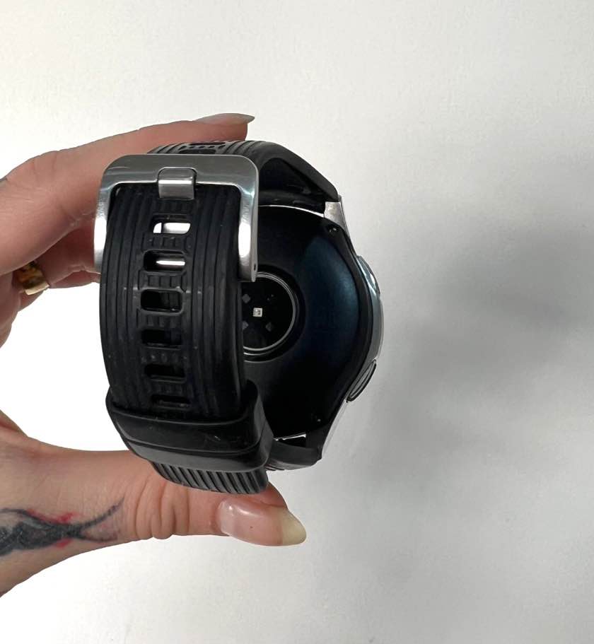 Galaxy Watch 44mm ORIGINAL con su cuna de carga