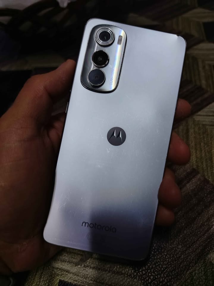 Vendo edge 30 libre leeer descripción