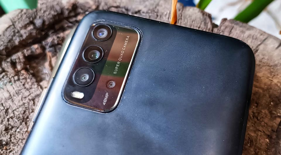 Xiaomi Redmi 9T libre con funda impecable