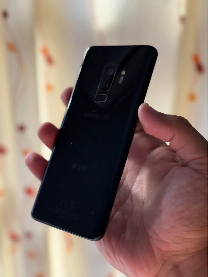 Vendo Samsung S9 plus libre 64gb 6ram huella facial iris nfc , NO PERMUTO