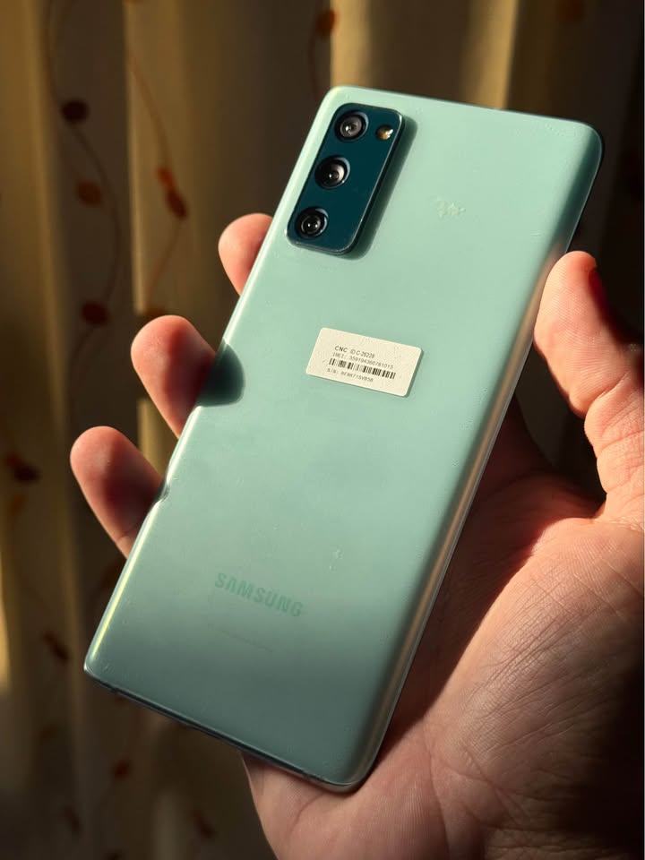 Vendo Samsung S20fe libre 128gb 6ram NFC , IMPECABLE, No permuto