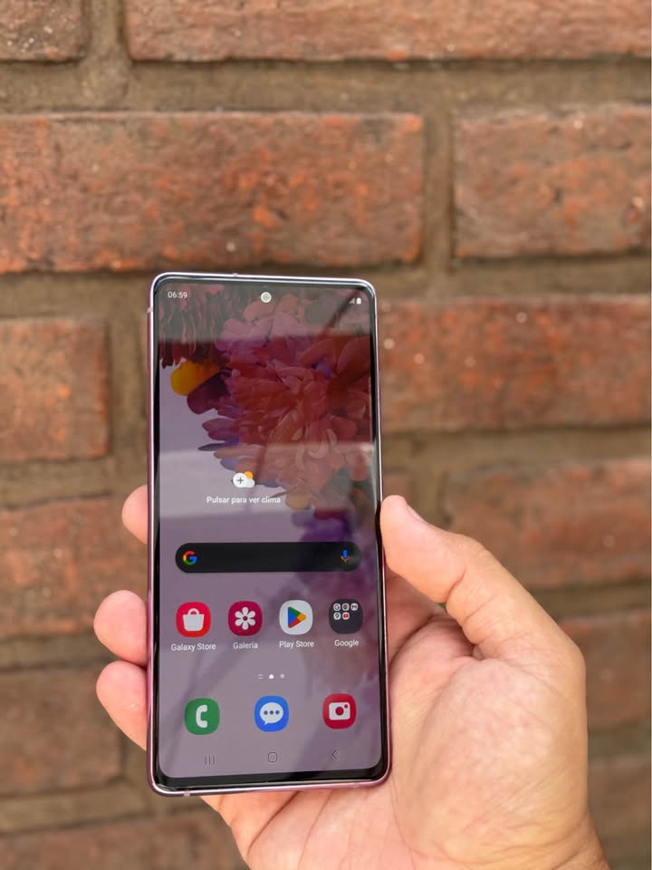 Vendo Samsung S20FE LIBRES 128gb 6ram , IMPECABLES , llevando 3 unidades mejor precio