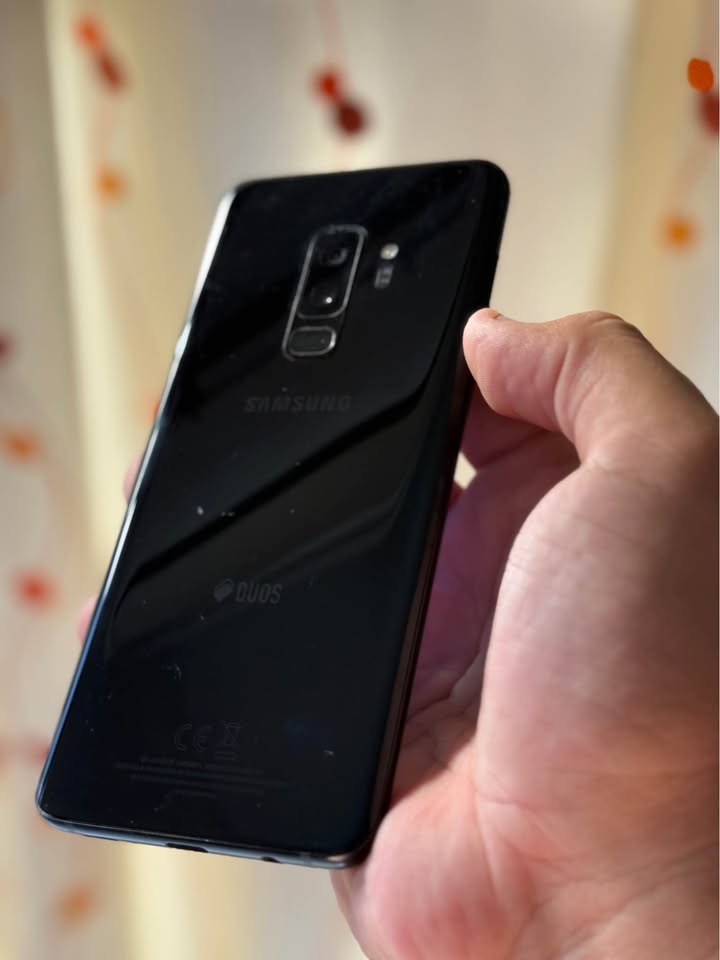 Vendo Samsung S9 plus libre 64gb 6ram huella facial iris nfc , NO PERMUTO