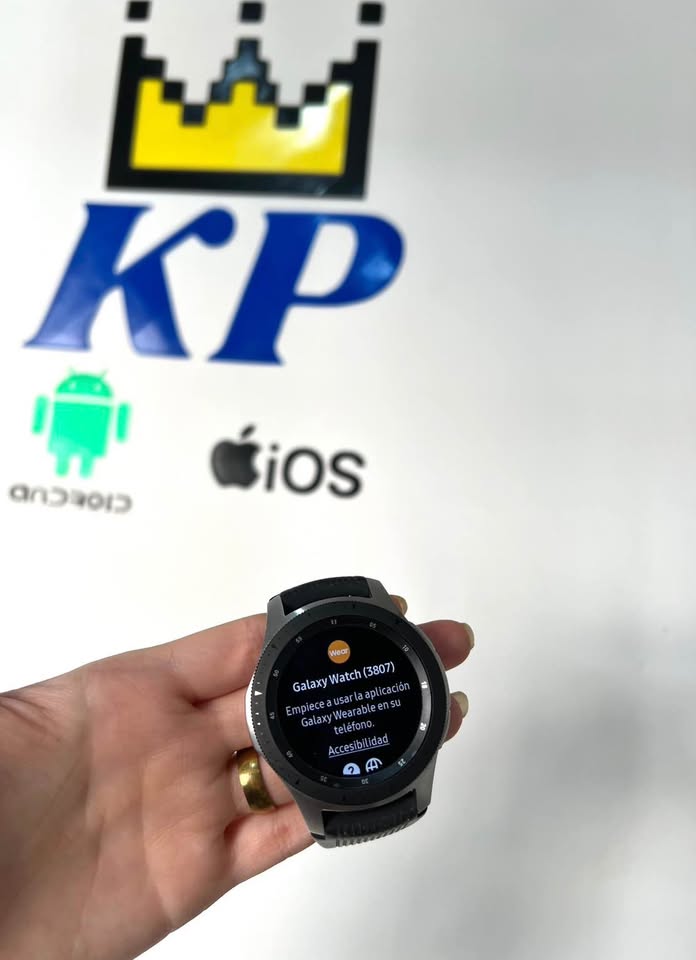 Galaxy Watch 44mm ORIGINAL con su cuna de carga