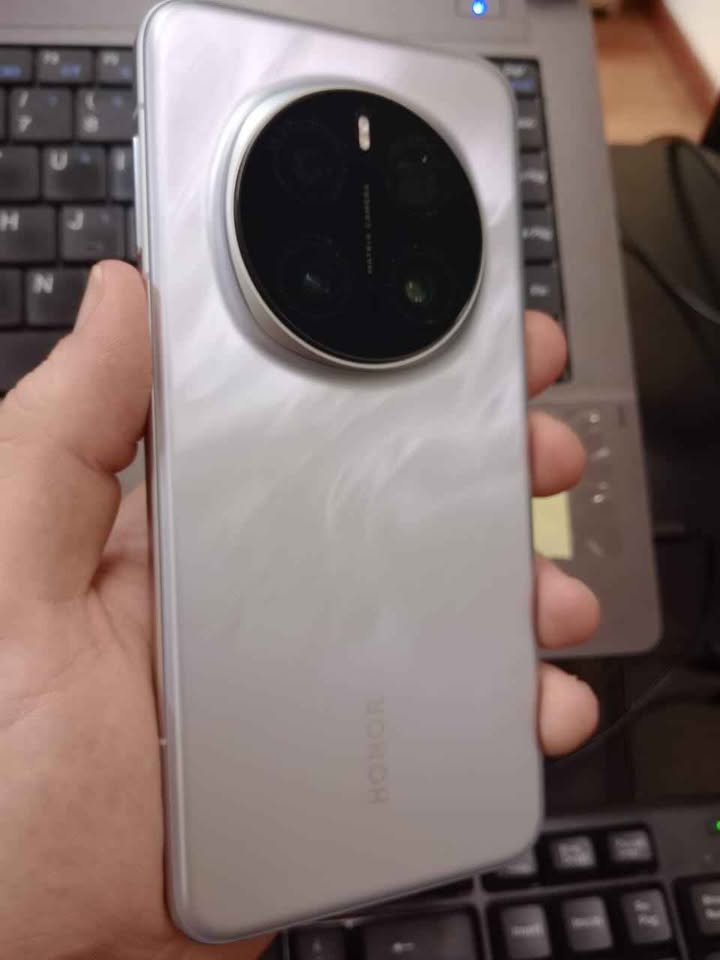 VENTA] [PERMUTA] Honor Magic 7 Pro versión 12/512 global, en caja completo, impecable. Valor en USD