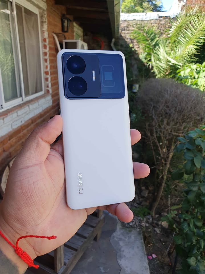 Realme GT3