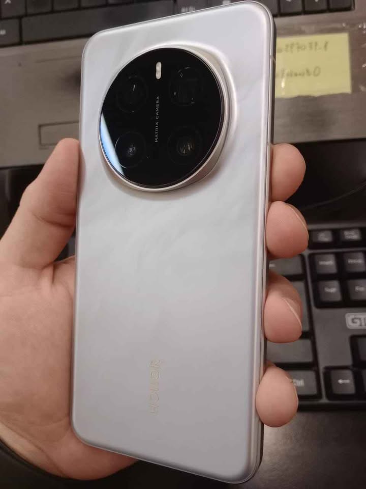 VENTA] [PERMUTA] Honor Magic 7 Pro versión 12/512 global, en caja completo, impecable. Valor en USD