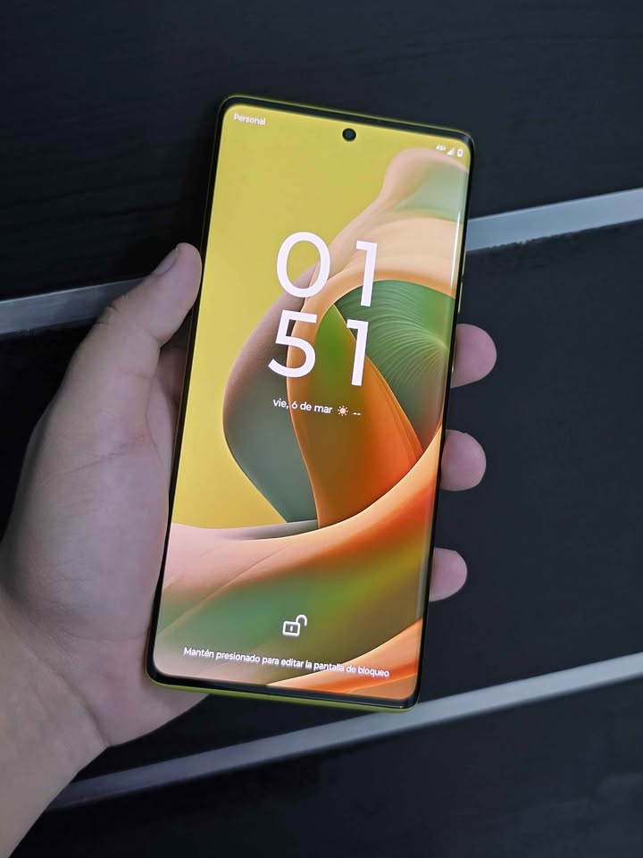 Motorola G85 5g Libre de fabrica para cualquier empresa 256gb de almacenamiento 8gb de ram