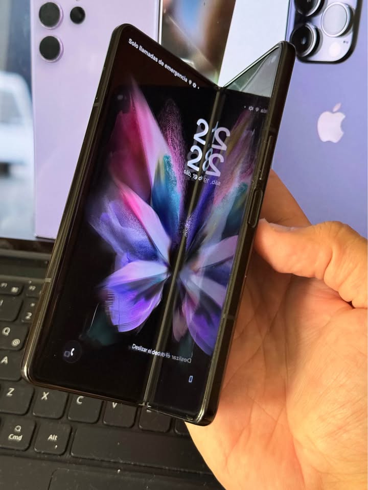 Vendo Samsung Z FOLD 3 libre 5G 256gb 12ram impecable, NO PERMUTO