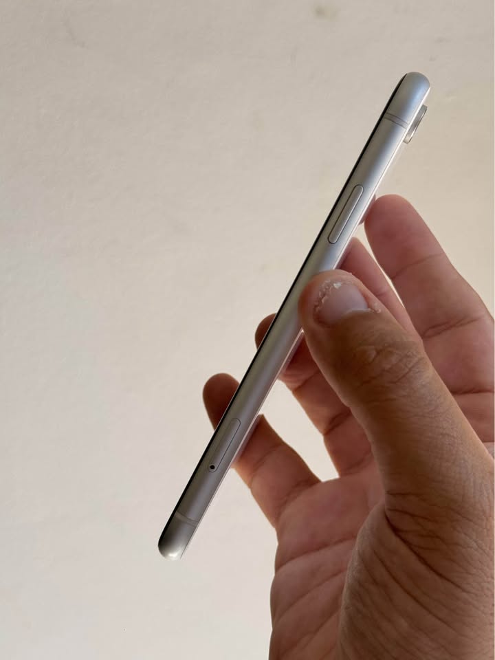 Vendo IPhone XR libre 64gb 🔋79 NO IMPECABLE, NO PERMUTO