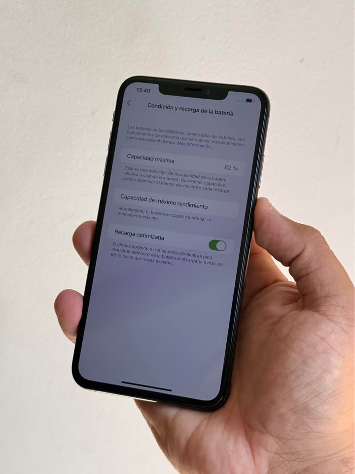 Vendo IPhone XS MAX libre 256gb 🔋83 original , DETALLE no funciona Face ID , NO PERMUTO