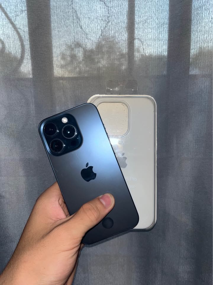 ✅IPHONE 15 PRO✅ $900.000 128GB📱/87%🔋 •Con accesorios •sin detalles se restablece en el momento